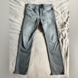 Light grey men’s Diesel jeans 32w32l